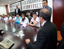 Validen öğrencilere nasihat